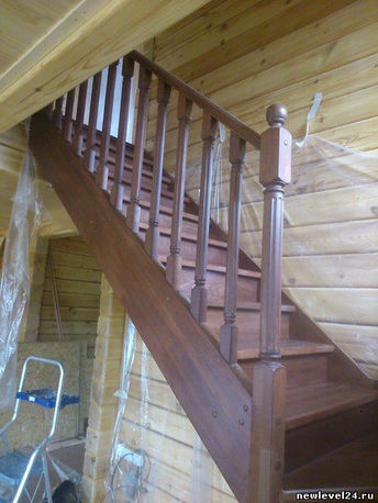 Лестница с поворотом на 90 градусов.
Материал - Бук.
Цвет покрытия - орех.
Стоимость с установкой, т