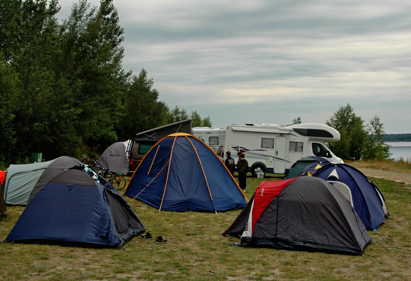 Camping_Unterkunft_Ferien_Wassersport_Segeln_Windsurfen_Optimist_Kalayaan_Andreas_Hompesch_Partwitzer_See