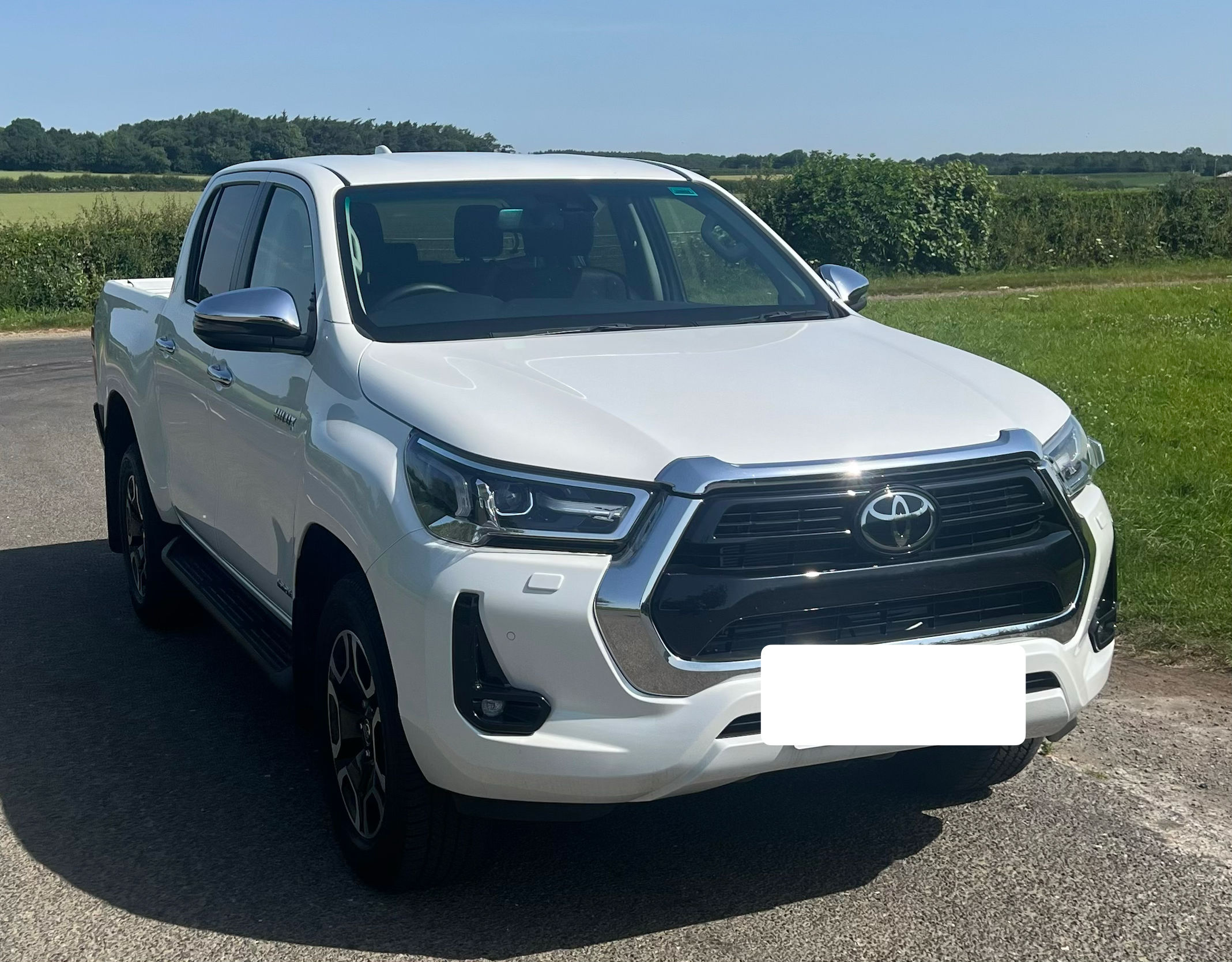 2026 TOYOTA HILUX 2.8D4d INVINCIBLE DOUBLECAB
