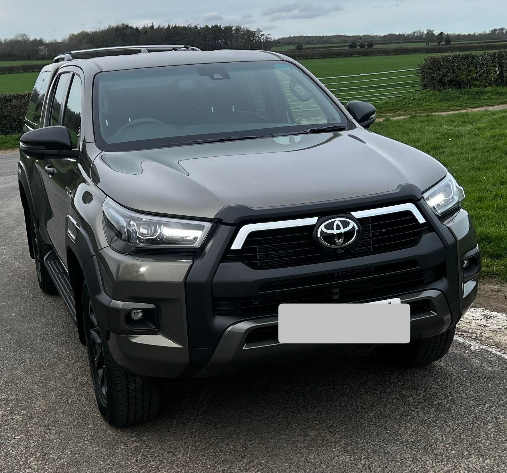 2026 75 TOYOTA HILUX 2.8D4d INVINCIBLE X DOUBLECAB PICKUP SORRY SOLD