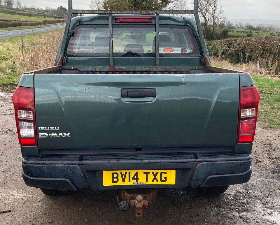 Thumbnail: 2014 Isuzu doublecab pickup