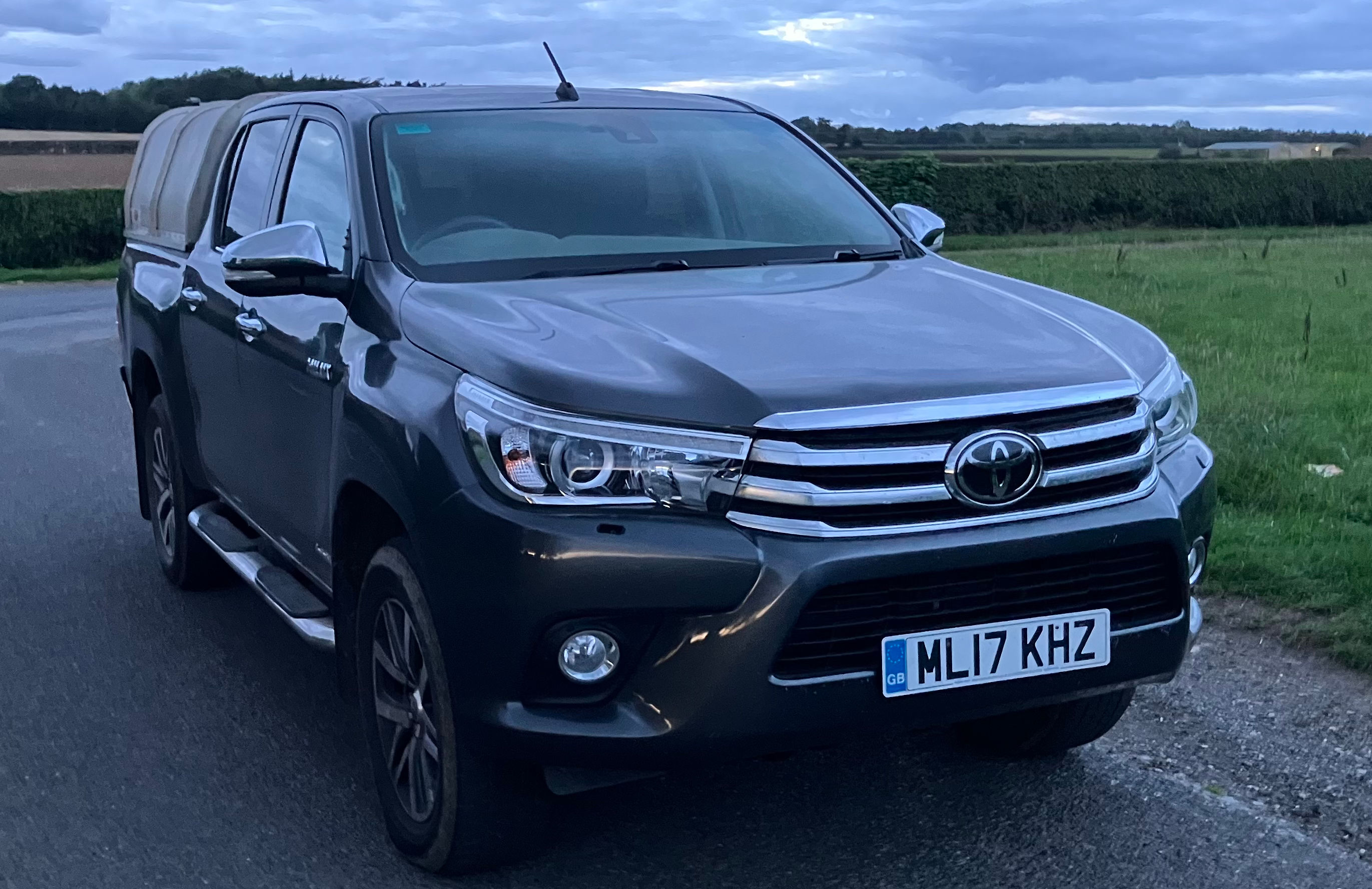 2017 TOYOTA HILUX 2.4D4d DOUBLECAB PICKUP