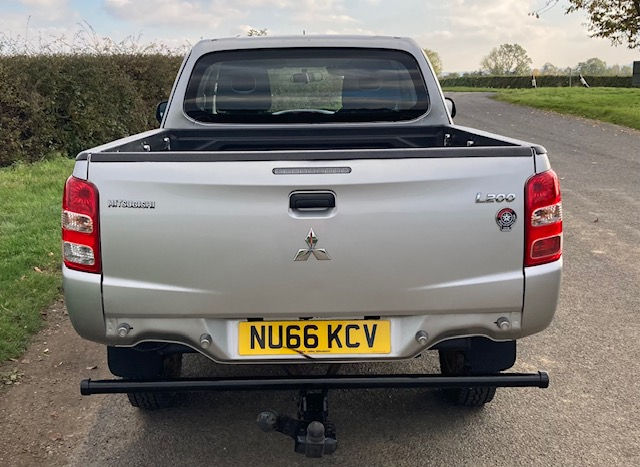 Thumbnail: MITSUBISHI L200 2.5Did 4 LIFE CLUBCAB PICKUP SORRY SOLD