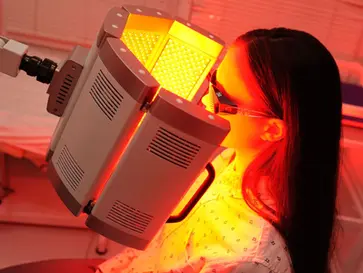 What You Should Know About LED Light Acne Treatments