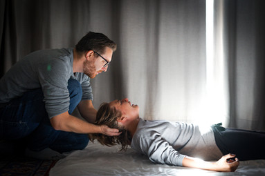 Bei einer Breathworksession entstanden emotional bewegende Businessfotos