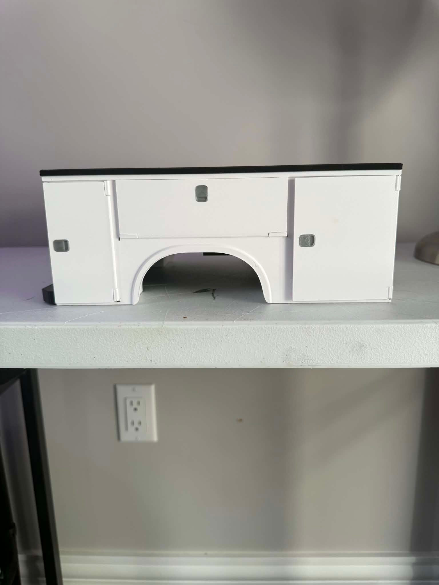 Long bed service bed for 1/10 square body rc