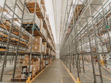 Verticalização do Armazém: Otimizando o Espaço e a Eficiência Operacional