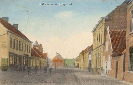 Sint-Laureins Dorpstraat aan de kerk.jpg