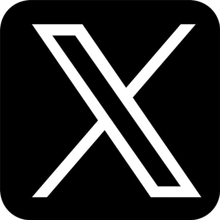 黒背景に白いXロゴの正方形アイコン画像。