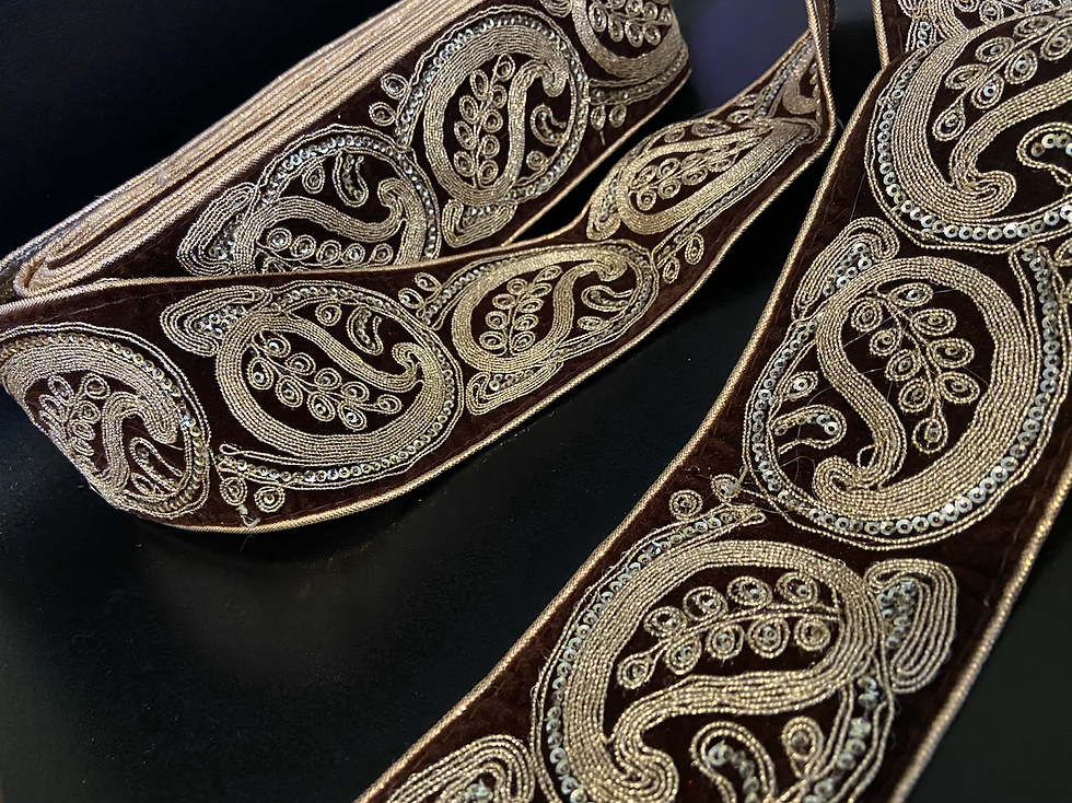 Thumbnail: Velvet Gold Embroidery Trim 