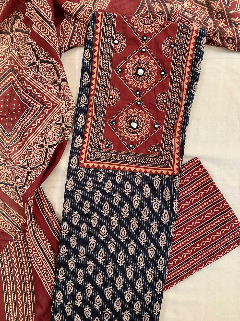 Thumbnail: Kutch Cotton Suit Set (Black)