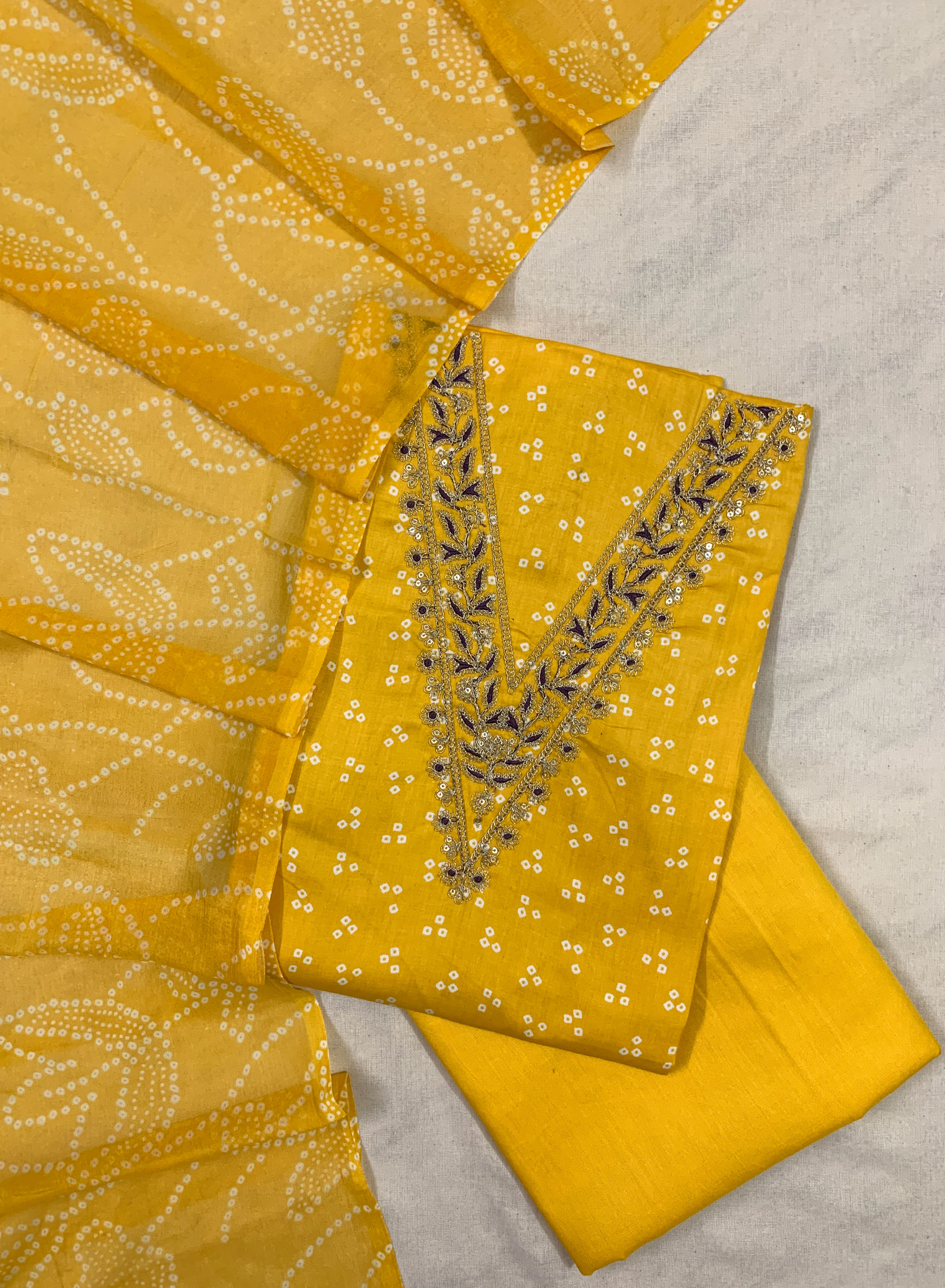 Bandhani Embellished Suit Set (Yellow)