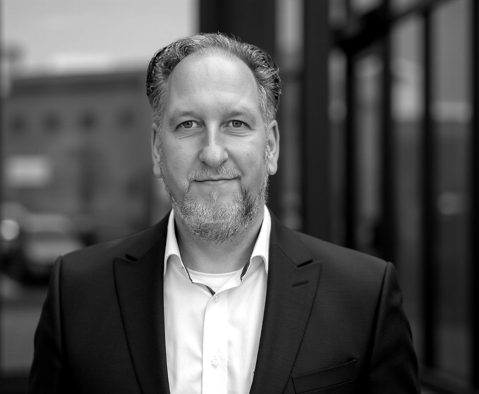 Christian Rose_OEKO_grey.jpg