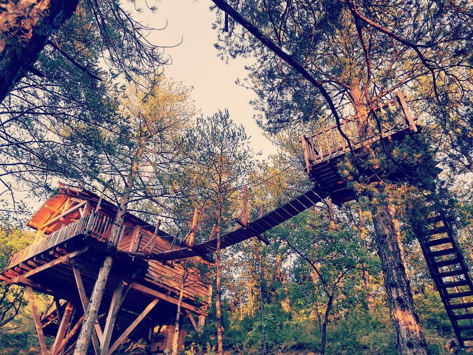 Les Cabanes du Pas de la Louve, un nouveau partenaire insolite