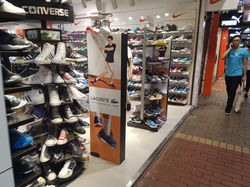 Day 1 - Sneakers street