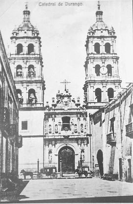 catedral-de-durango-vista-por-el-pasillo-del-palacio-munici.jpg