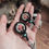 Thumbnail: Tibetan Vision, Boucles d'oreilles asymétriques Œil de Buddha 