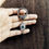 Miniature : Back to Basics, Poids d'oreilles Œil bleu