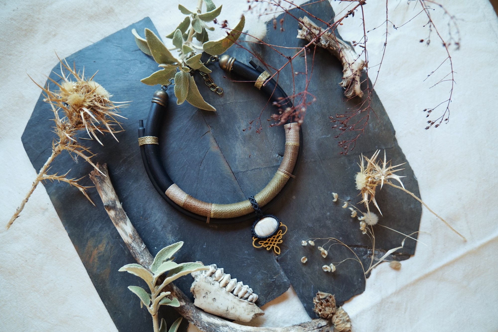 Black Sand, Collier double rangs filigrane doré 