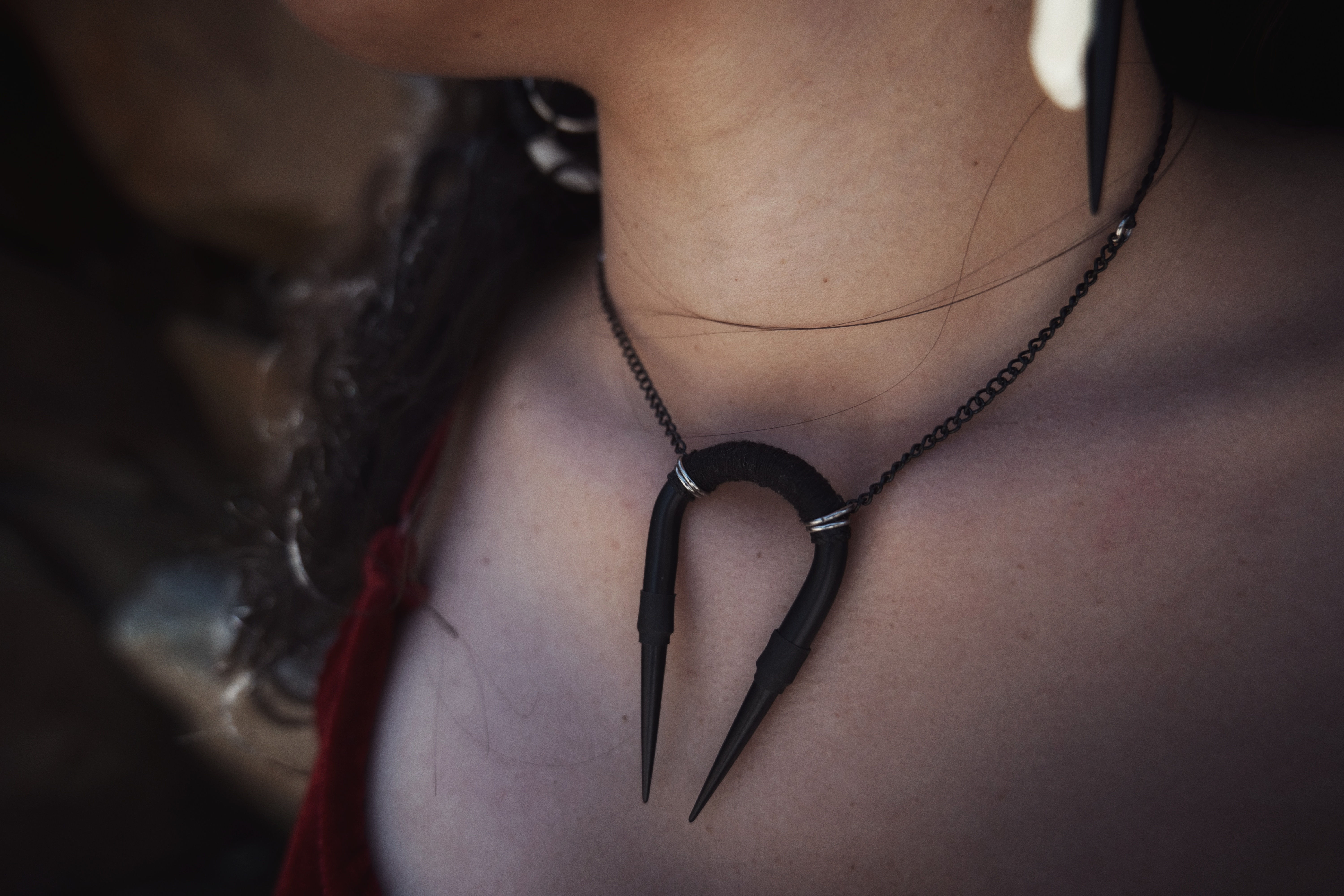 Ereshkigal, Black tips pendant