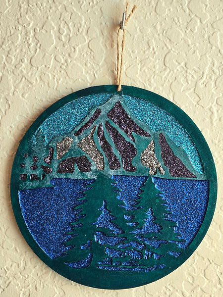 Mountain Lake | mountain lakes | mountain majesty | lakeside | glitter varnish | glitter fun
