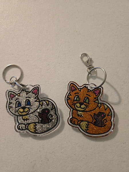 Kitty Keychains | 1.5" kitten keychains with a little mouse to keep them company while they guard your keys | keychains for sale | keychains | kitten | kitty |UV resin crafts | kitty cat | glitter varnish