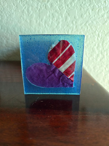 Faded Flag heart | 3" resin coaster with a faded old quilt cut into a heart shape with faded red, white and blue | resin } resin crafts | quilting | quilts | quilt bits | hearts