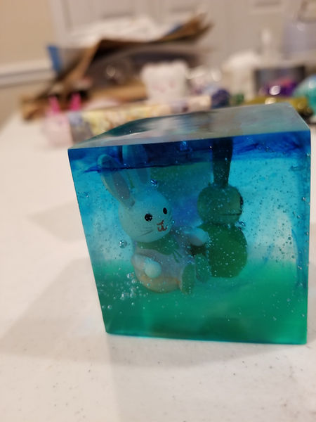 Easter Bunnies | 2.5" resin cube with easter bunnies inside | resin | resin art | resin craft | resin artist | resin crafter | easter decor | easter bunnies