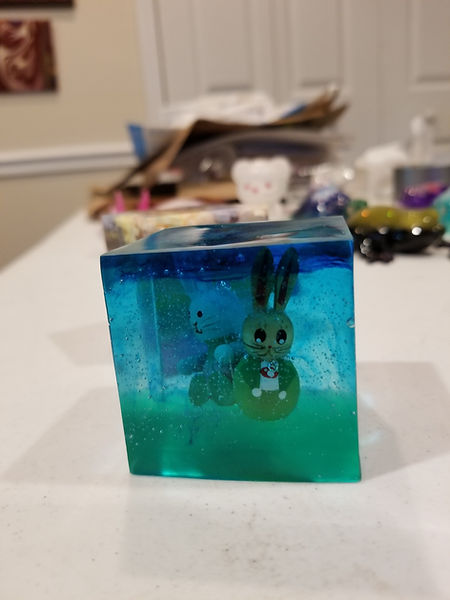 Easter Bunnies | 2.5" resin cube with easter bunnies inside | resin | resin art | resin craft | resin artist | resin crafter | easter decor | easter bunnies