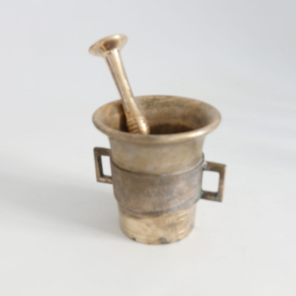 サムネイル： Antique solid brass mortars from Skultuna early 1900s