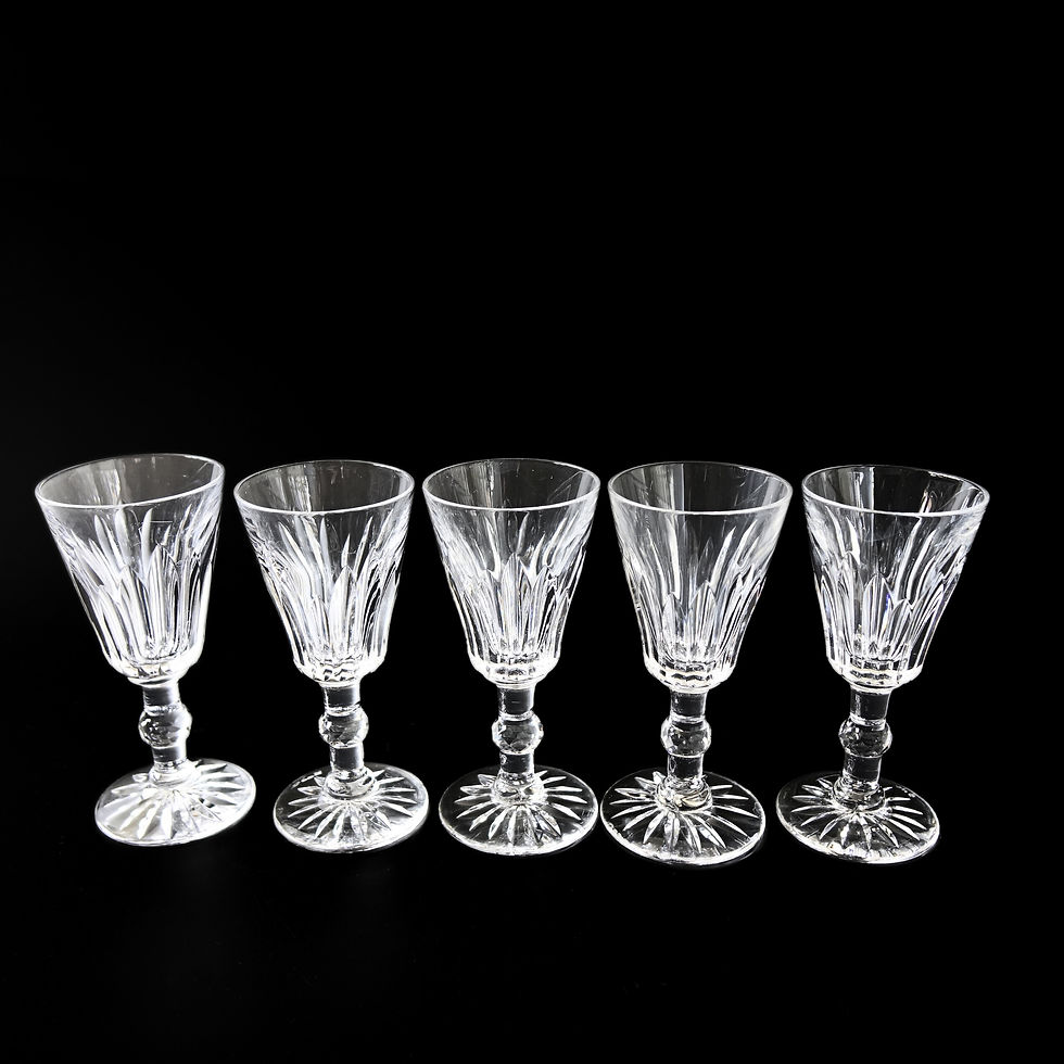 サムネイル： "Pyramid" small Crystal liqueur glasses designed by Fritz Kallenborg for Kosta