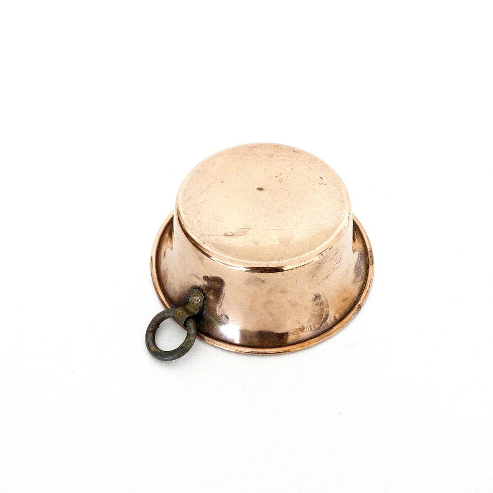 縮圖：Small antique copper tinned pot with cast iron ring from Sweden early 1900s