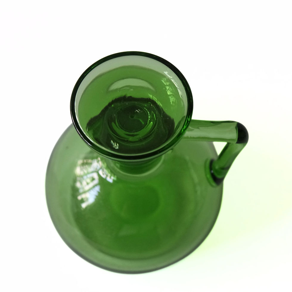 縮圖：Antique Art-Deco art glass Green Glass small decanter, probably from KOSTA