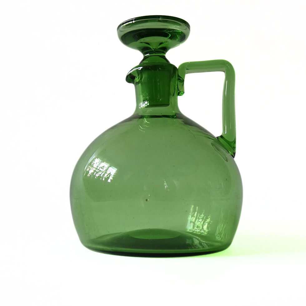 縮圖：Antique Art-Deco art glass Green Glass small decanter, probably from KOSTA