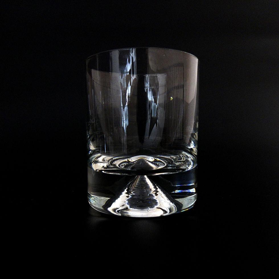 サムネイル： Vintage Small Drinking glasses set of seven with solid V top