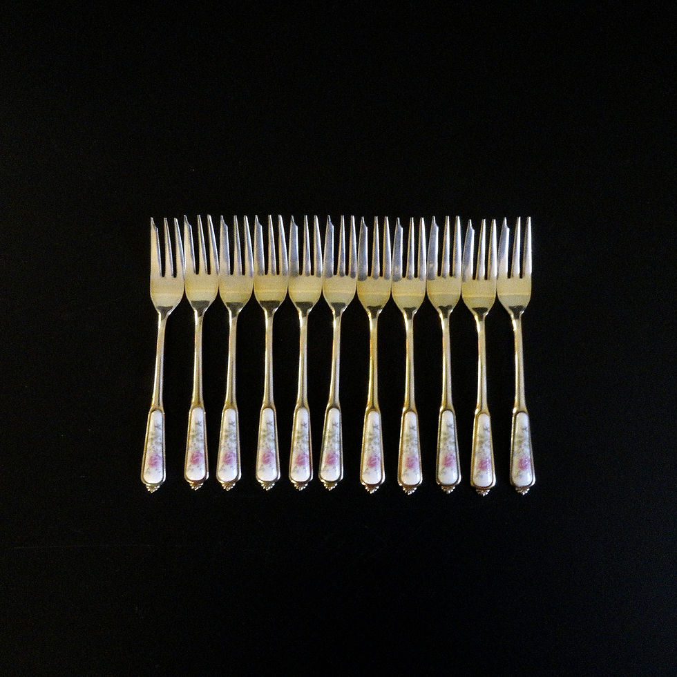 縮圖：Antique set of cake brass cutlery with porcelain details from Svaneholm Sweden