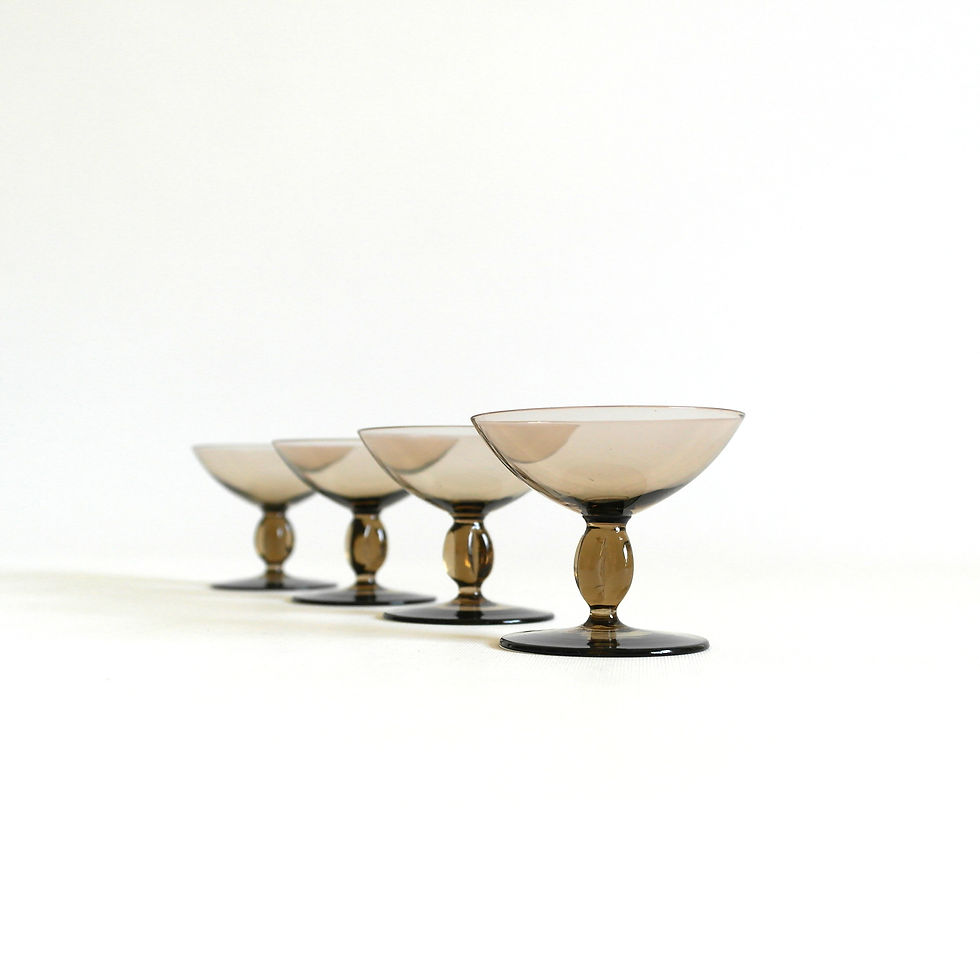 サムネイル： Retro petite smoke colored glasses from Sweden mid-century