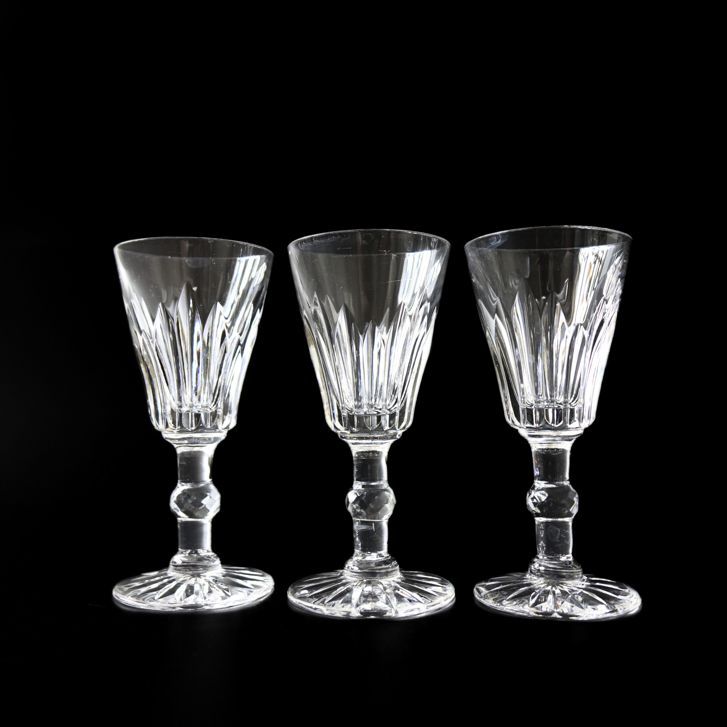 "Pyramid" small Crystal liqueur glasses designed by Fritz Kallenborg for Kosta