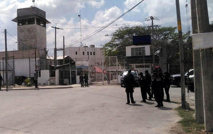 Al menos 4 heridos por riña en penal de Cancún