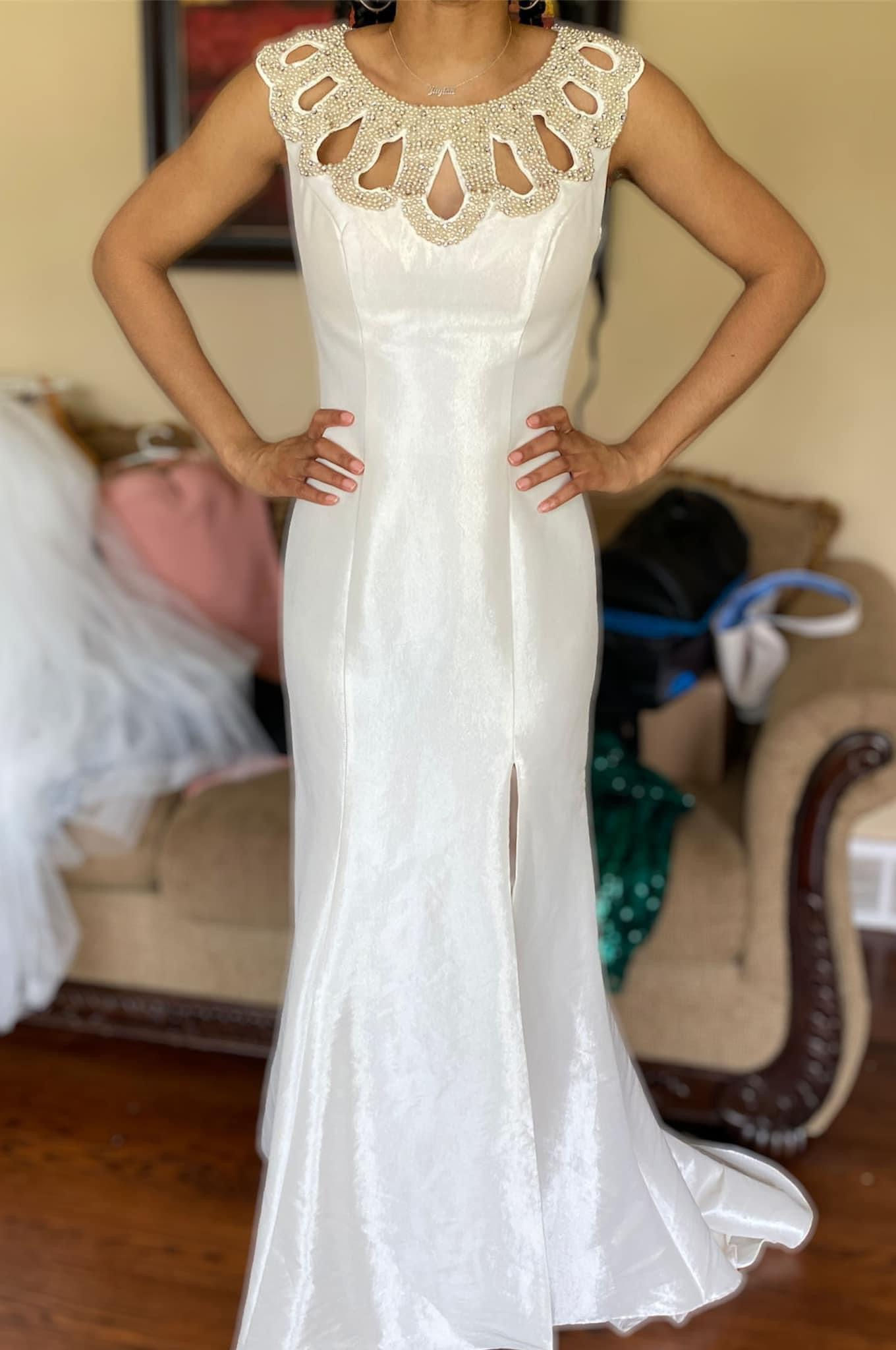 Size 4 White Macduggal