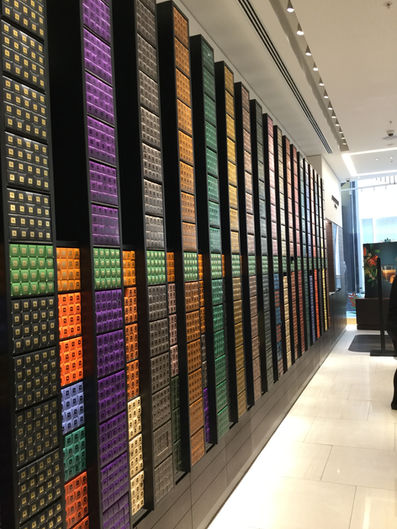 OBCHODNÍ INTERIÉRY