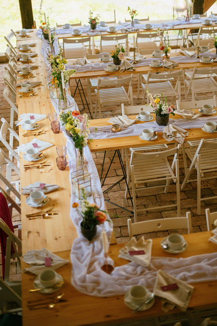 Exteriér Brožova mlýnu u Libáňského potoka v létě