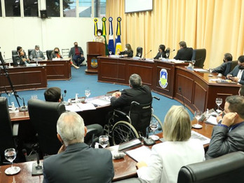 Câmara de Dourados aprova multa de R$ 15 mil para donos de imóveis com festas clandestinas
