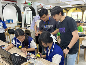 เรียนรู้วิทยาการข้อมูลผ่านการลงมือทำ: Make-and-Take Data Science Project