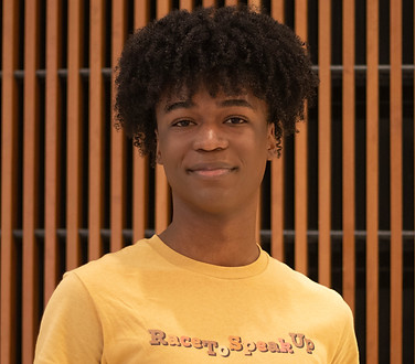 100923_10.10.student.author_DP06 (2).jpg