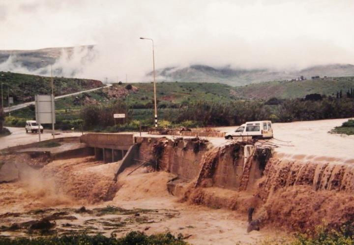 שיטפון בגשר ליד מושב חמרה, בקעת הירדן, חורף 1992