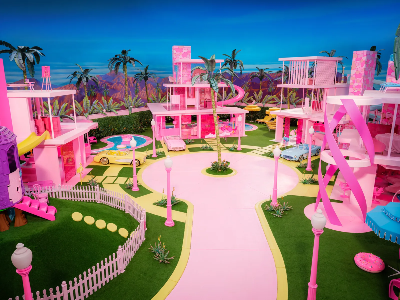 3 pink houses
