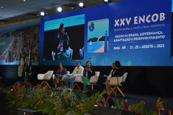 Vice-presidente da ABRHidro media roda de diálogo no XXV ENCOB