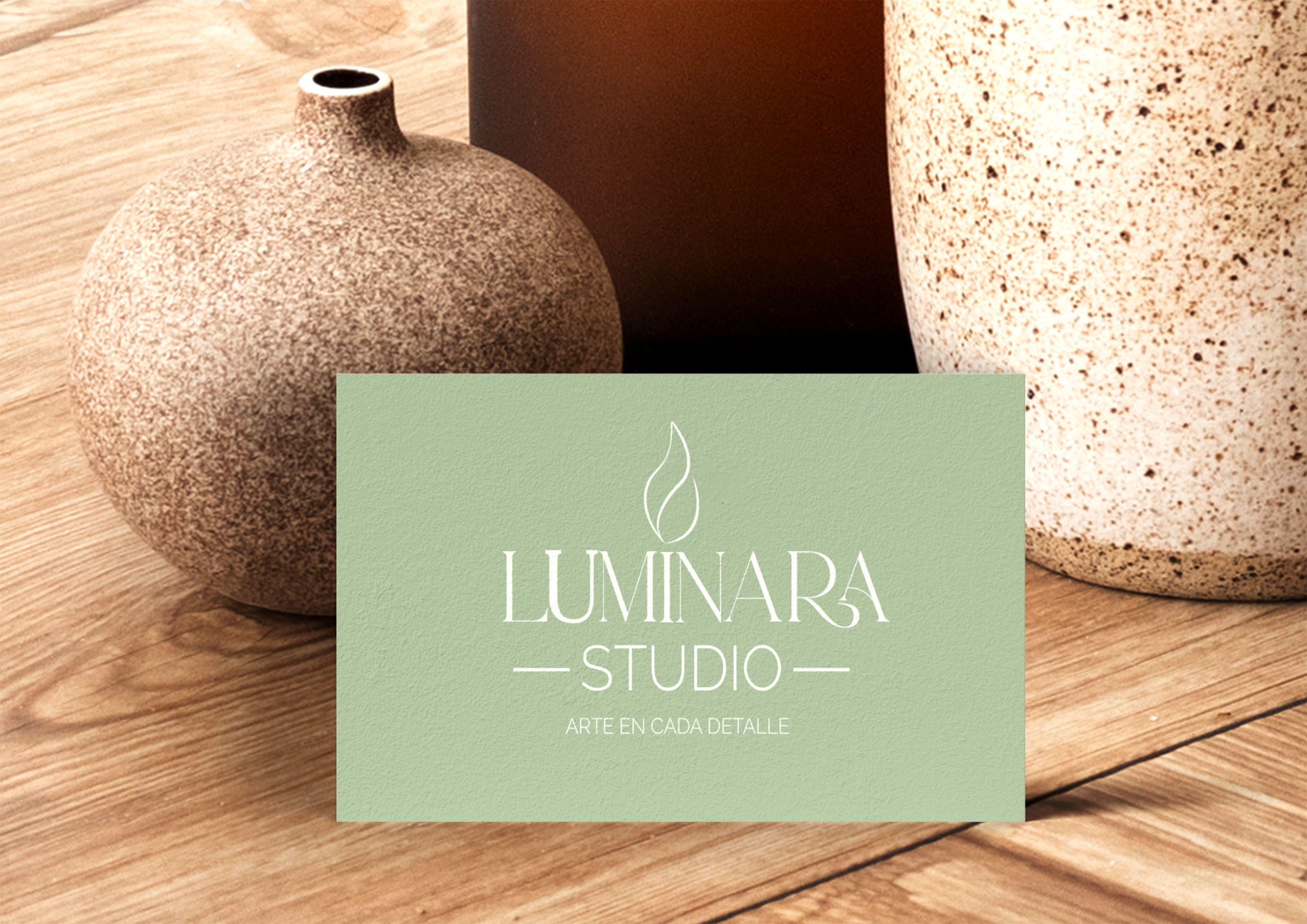 Luminara Studio Tarjeta de Negocios