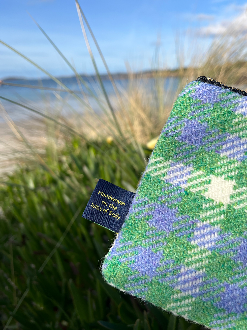 Thumbnail: Agapanthus Wallet